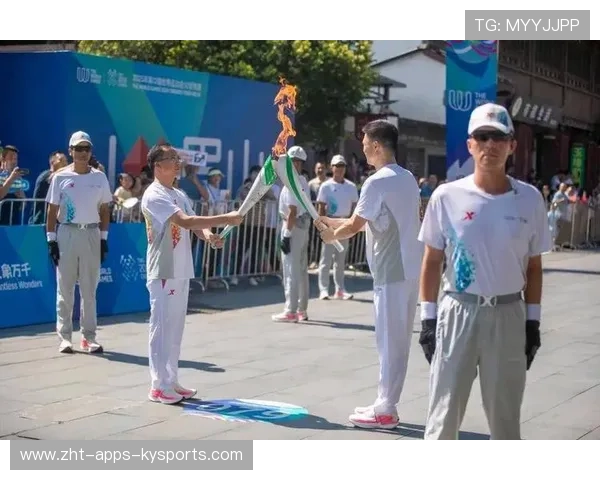 火炬传递传递和平与团结，火炬传递活动