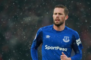 开云娱乐官网-《英雄联盟》2025年度巅峰对决，战火重燃，谁能称王？，英雄联盟_巅峰时代